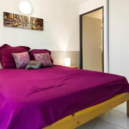 T2 Dans Residence - Fac Avec Parking Prive